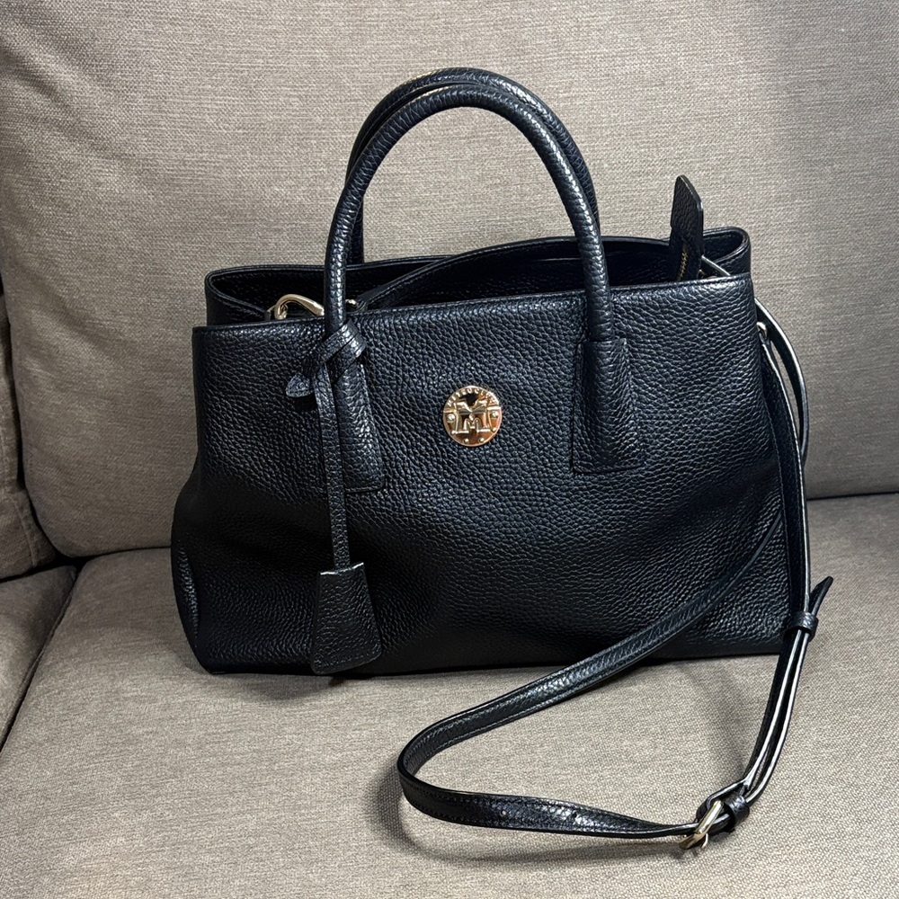 Metrocity Black Leather Tote Bag